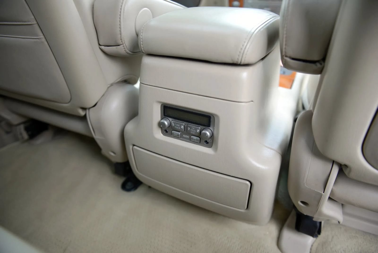 Used 2005 Lexus LX 470 4WD image 59