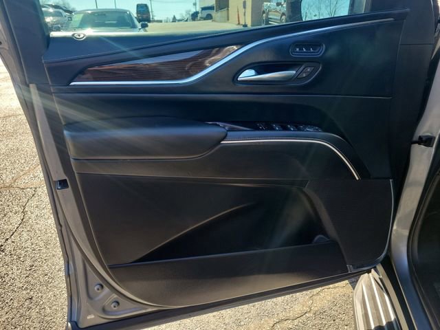 Used 2022 Cadillac Escalade ESV Sport Platinum w/ Heavy-Duty Trailer Package image 28