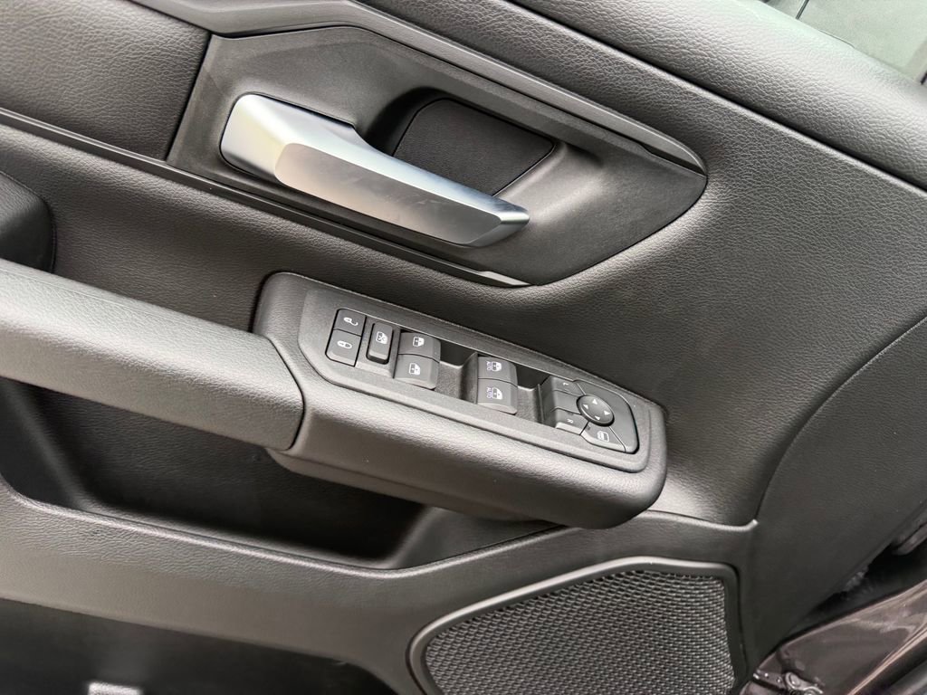 New 2026 RAM 1500 Express AWD/4WD image 7