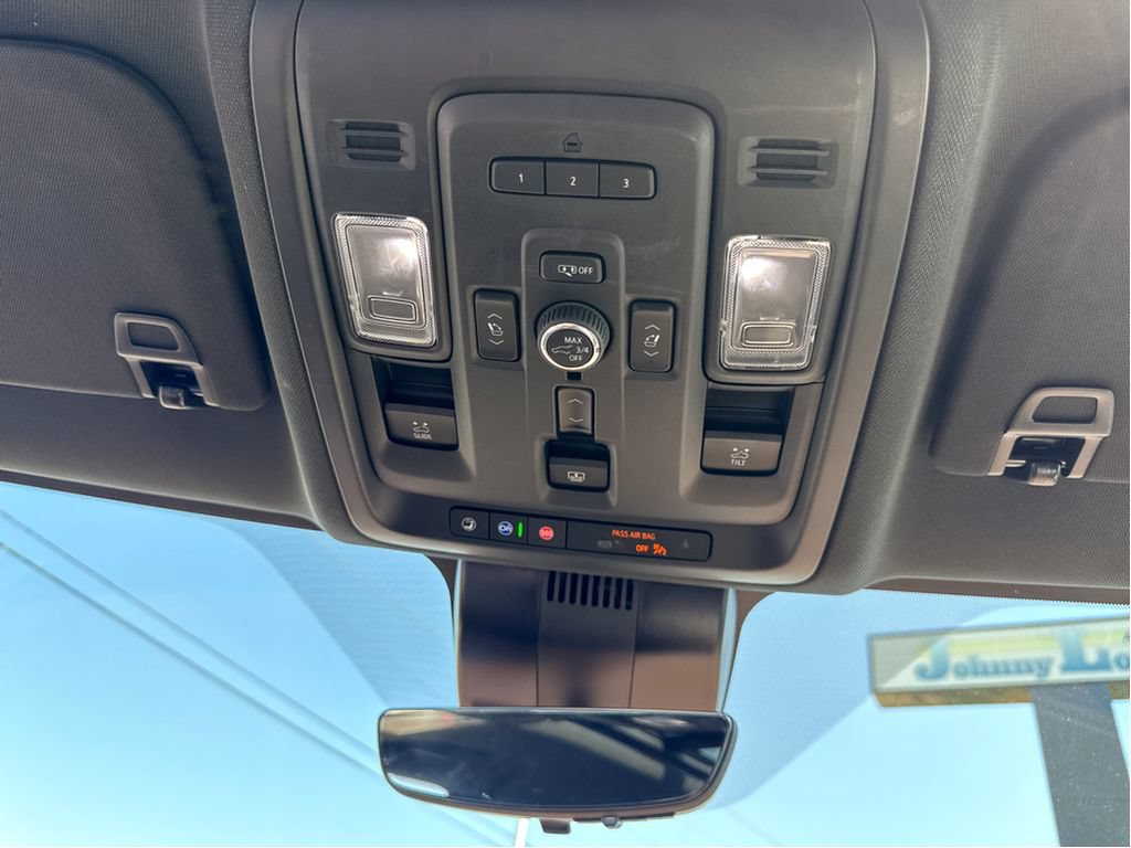 Used 2024 Chevrolet Tahoe High Country AWD/4WD image 24