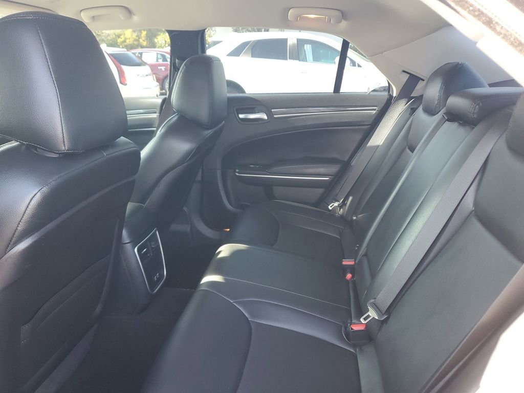 Used 2019 Chrysler 300 Touring w/ Sport Appearance Package RWD image 14