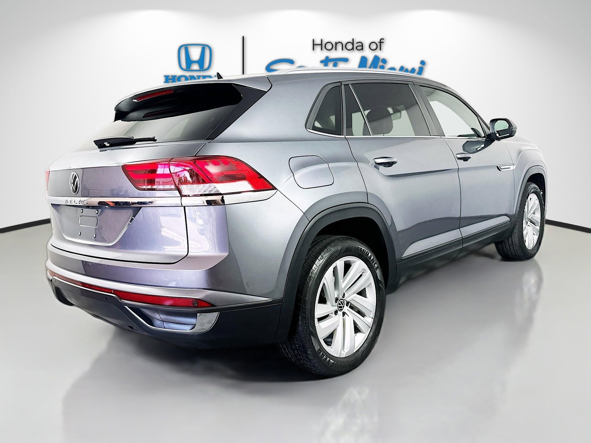 Used 2022 Volkswagen Atlas Cross Sport SE image 4