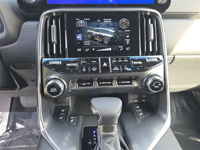 New 2026 Lexus LX 600 4WD w/ Luxury Package image 28