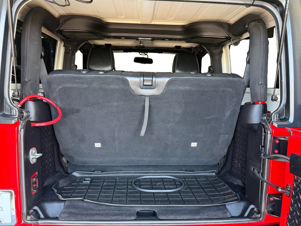 Used 2016 Jeep Wrangler Rubicon w/ Power Convenience Group AWD/4WD image 19