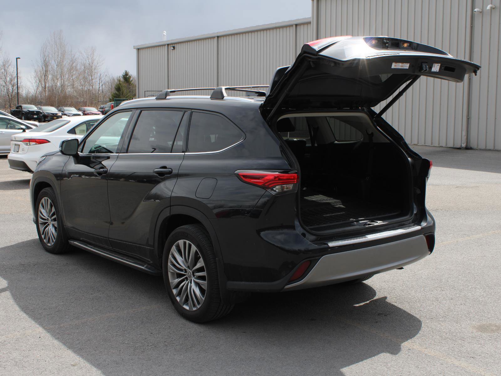 Used 2022 Toyota Highlander Platinum AWD/4WD image 7