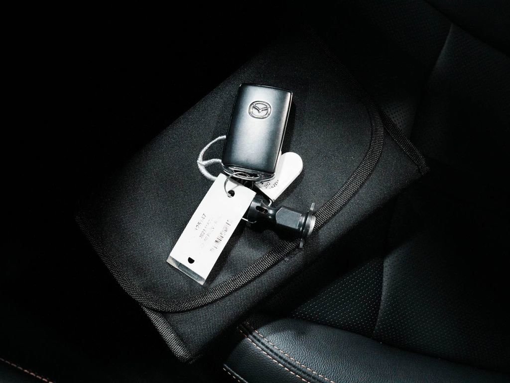 Used 2024 MAZDA CX-90 Plug-In Hybrid w/ Premium Pkg image 22