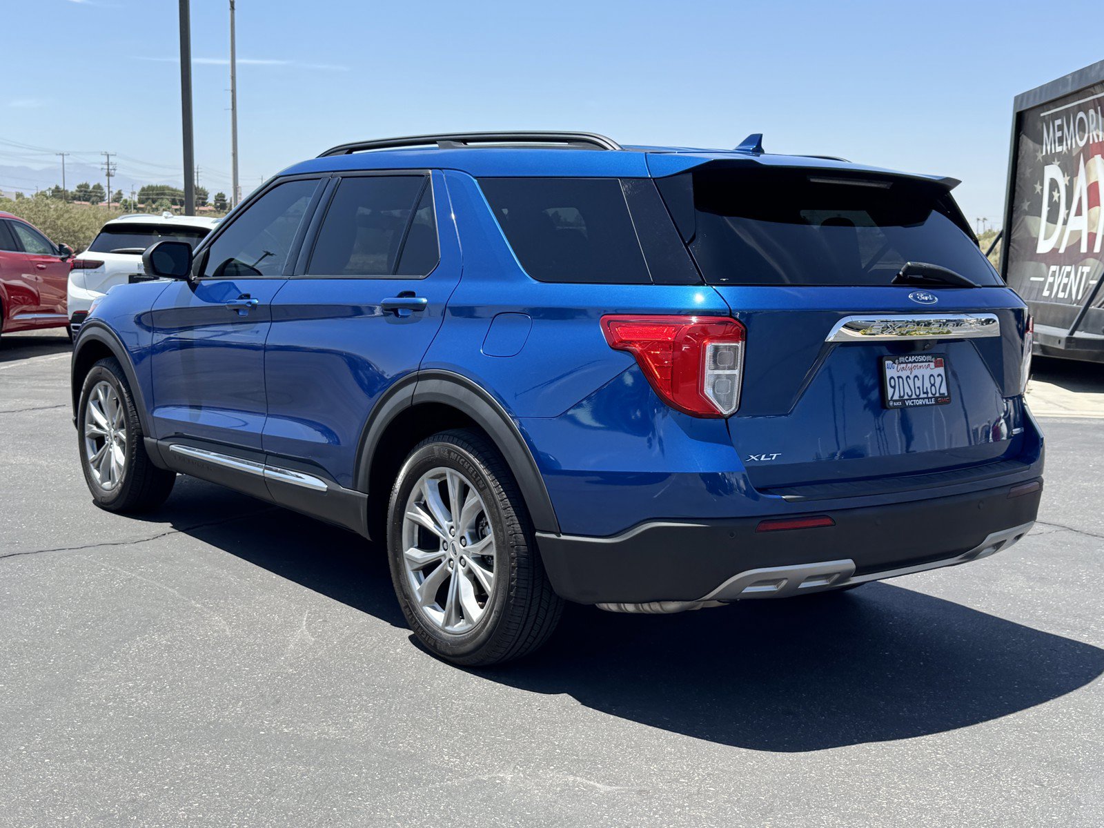 Used 2020 Ford Explorer XLT w/ Equipment Group 202A AWD/4WD image 4