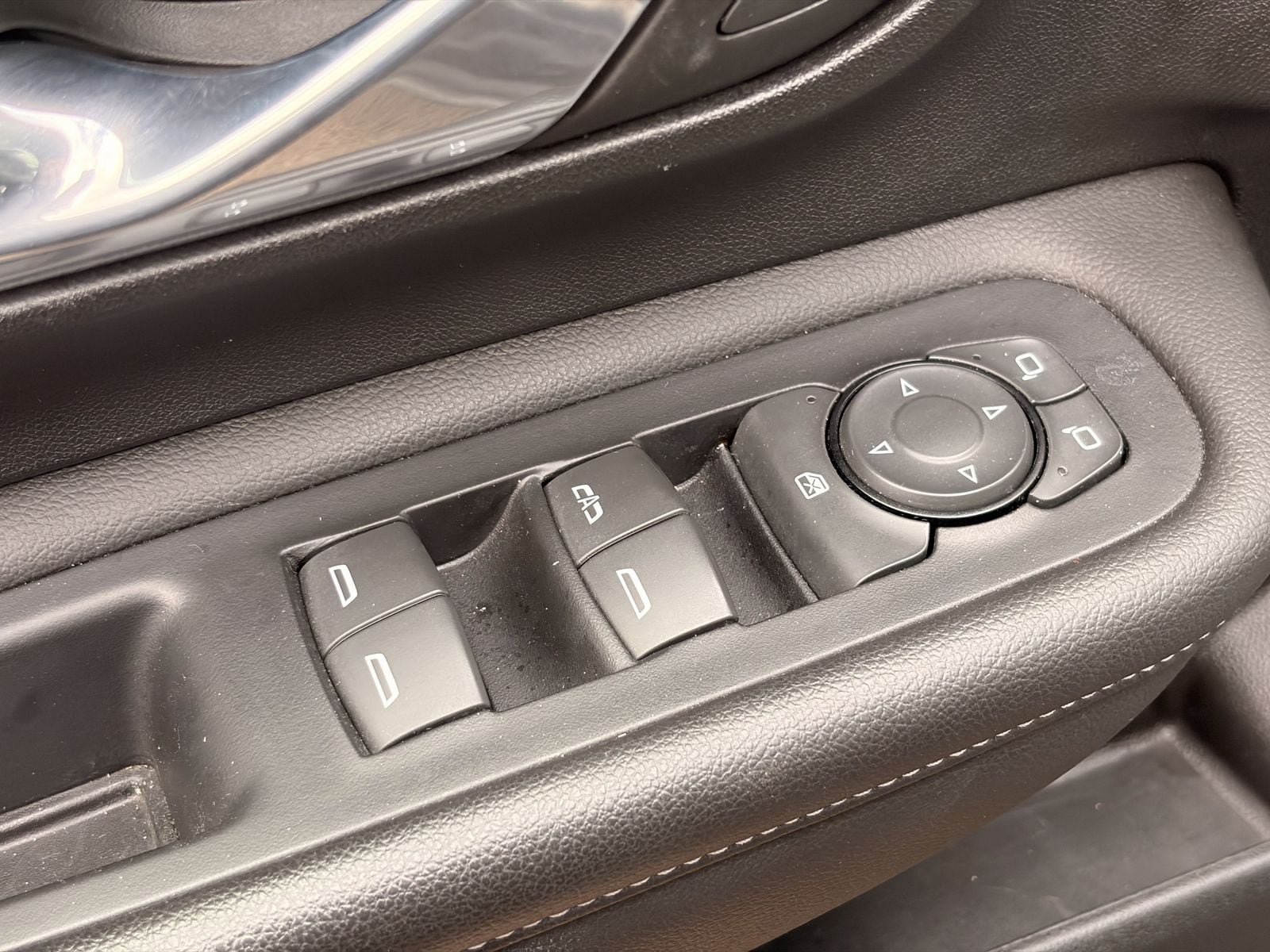 Used 2023 GMC Terrain SLT FWD image 20