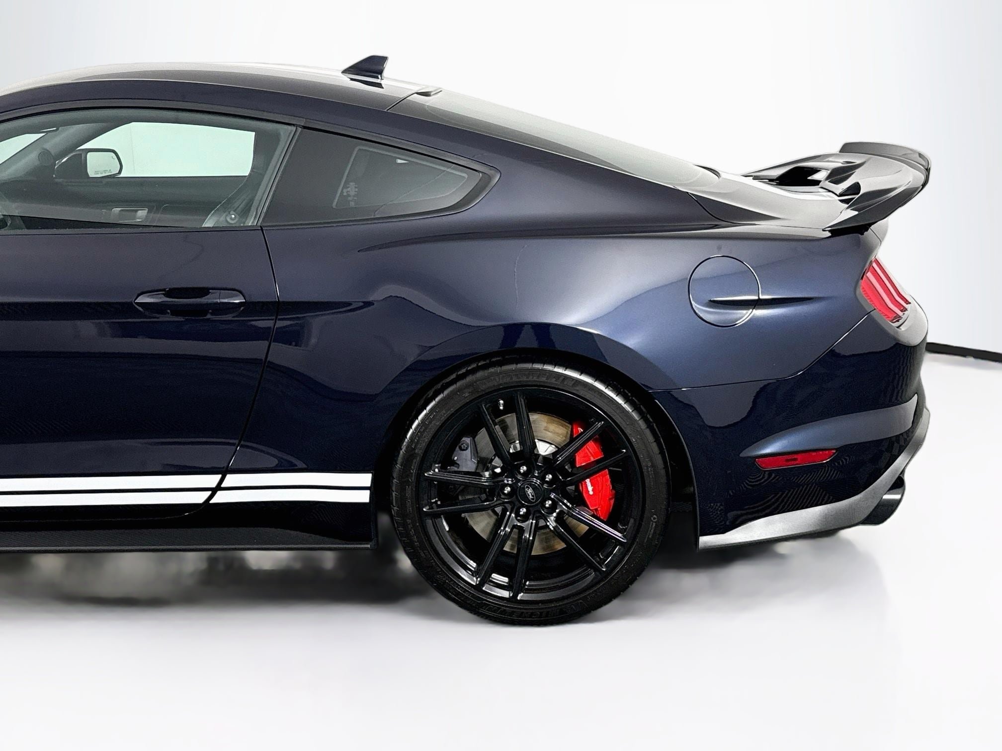 Used 2021 Ford Mustang Shelby GT500 w/ Technology Package RWD image 40