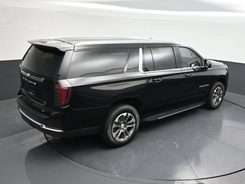 Used 2025 Chevrolet Suburban LT RWD image 21