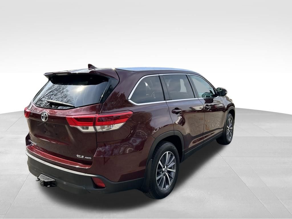 Used 2019 Toyota Highlander XLE image 5