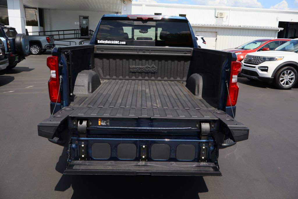 Used 2023 Chevrolet Silverado 1500 High Country w/ High Country Premium Package AWD/4WD image 28