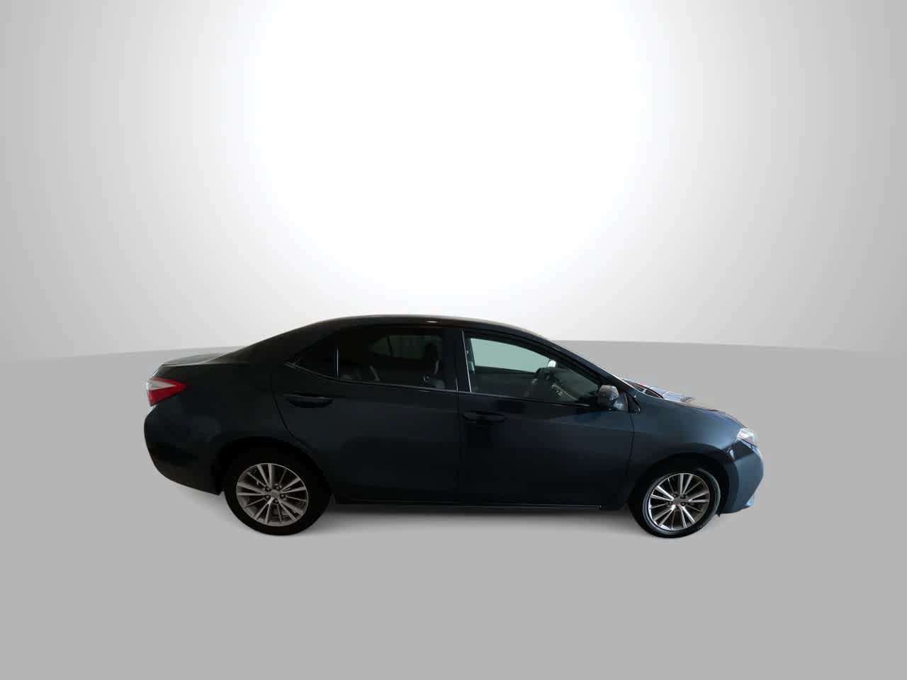 Used 2015 Toyota Corolla LE FWD image 9