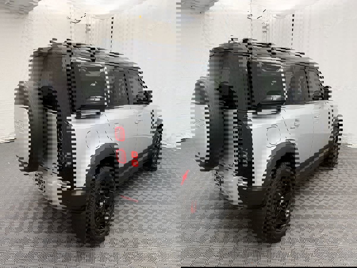 Used 2020 Land Rover Defender 110 First Edition image 5