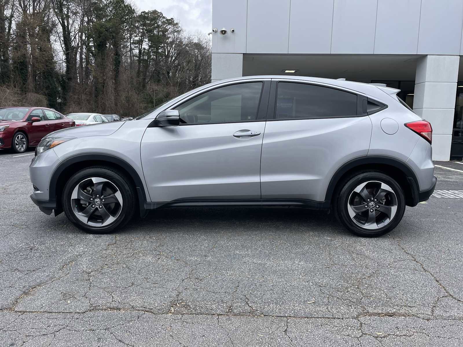 Used 2018 Honda HR-V EX image 2