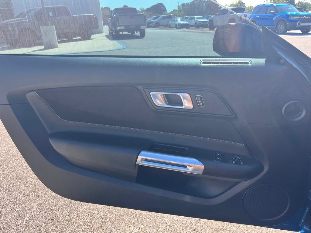 Used 2022 Ford Mustang Coupe RWD image 10