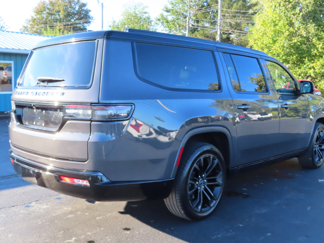 Used 2024 Jeep Grand Wagoneer L Series II w/ Quick Order Packagew 28T image 16