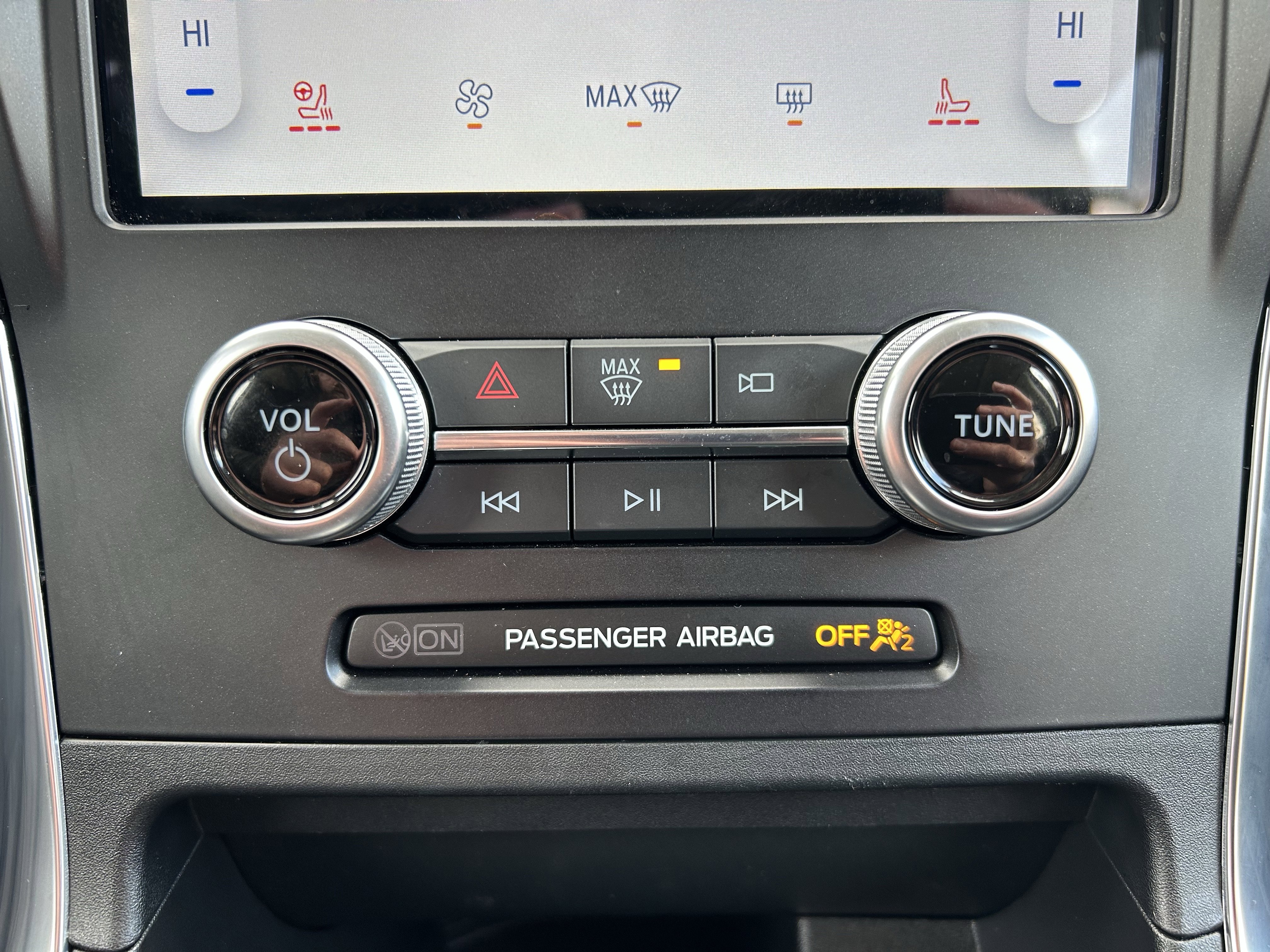 Used 2024 Ford Edge Titanium image 32