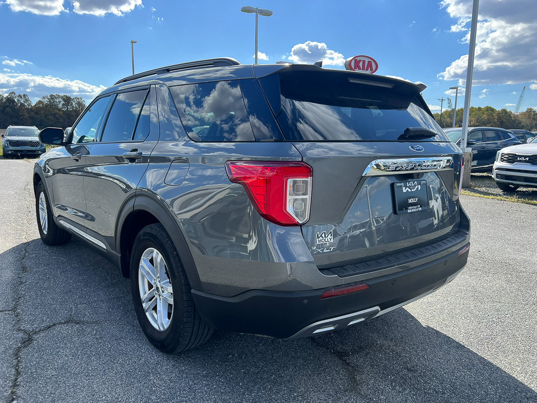 Used 2023 Ford Explorer XLT w/ Equipment Group 202A image 3