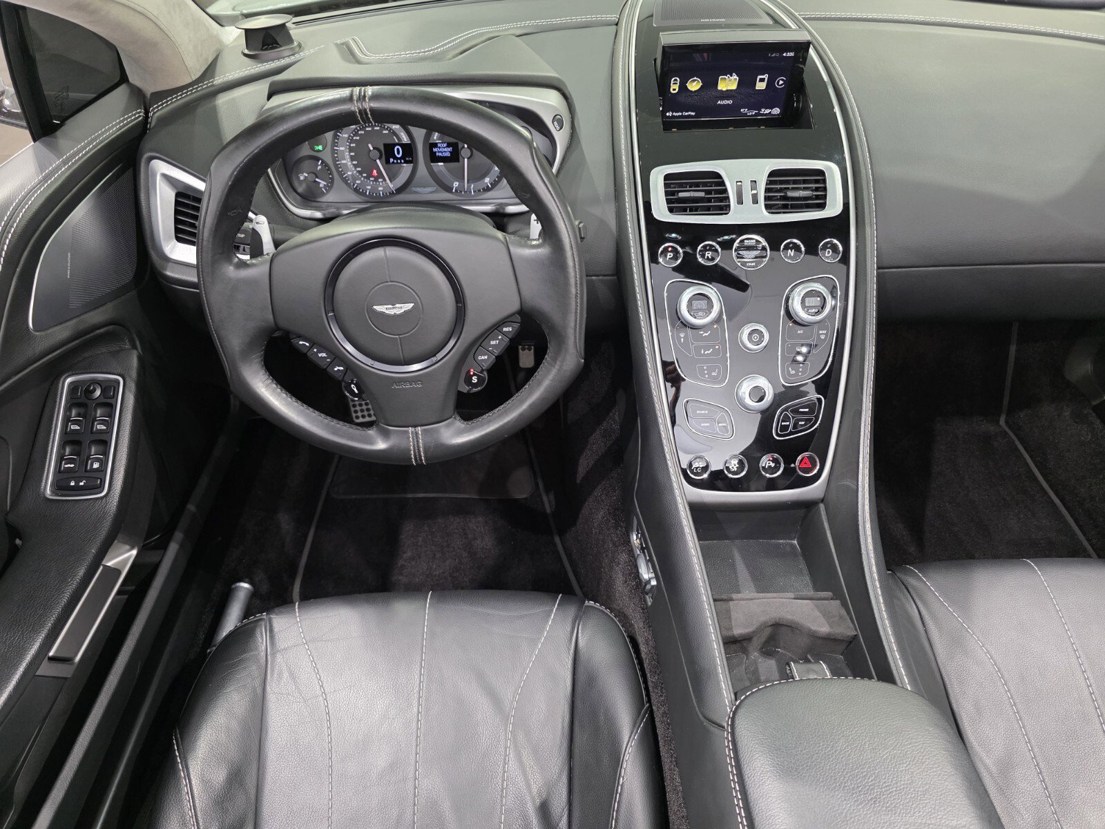 Used 2017 Aston Martin Vanquish Volante RWD image 10