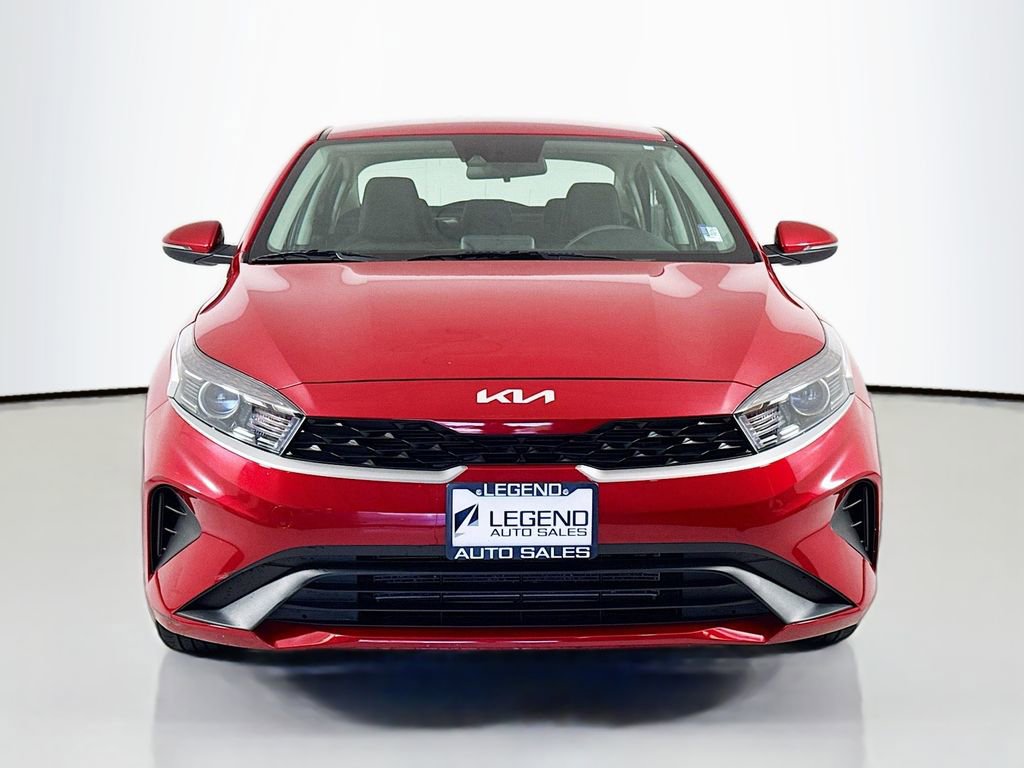 Used 2023 Kia Forte LXS w/ LXS Technology Package FWD image 2