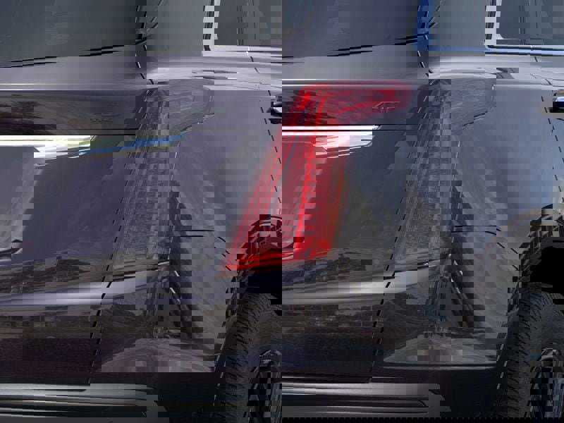 New 2025 Cadillac XT5 Premium Luxury w/ LPO, ONYX Package image 11