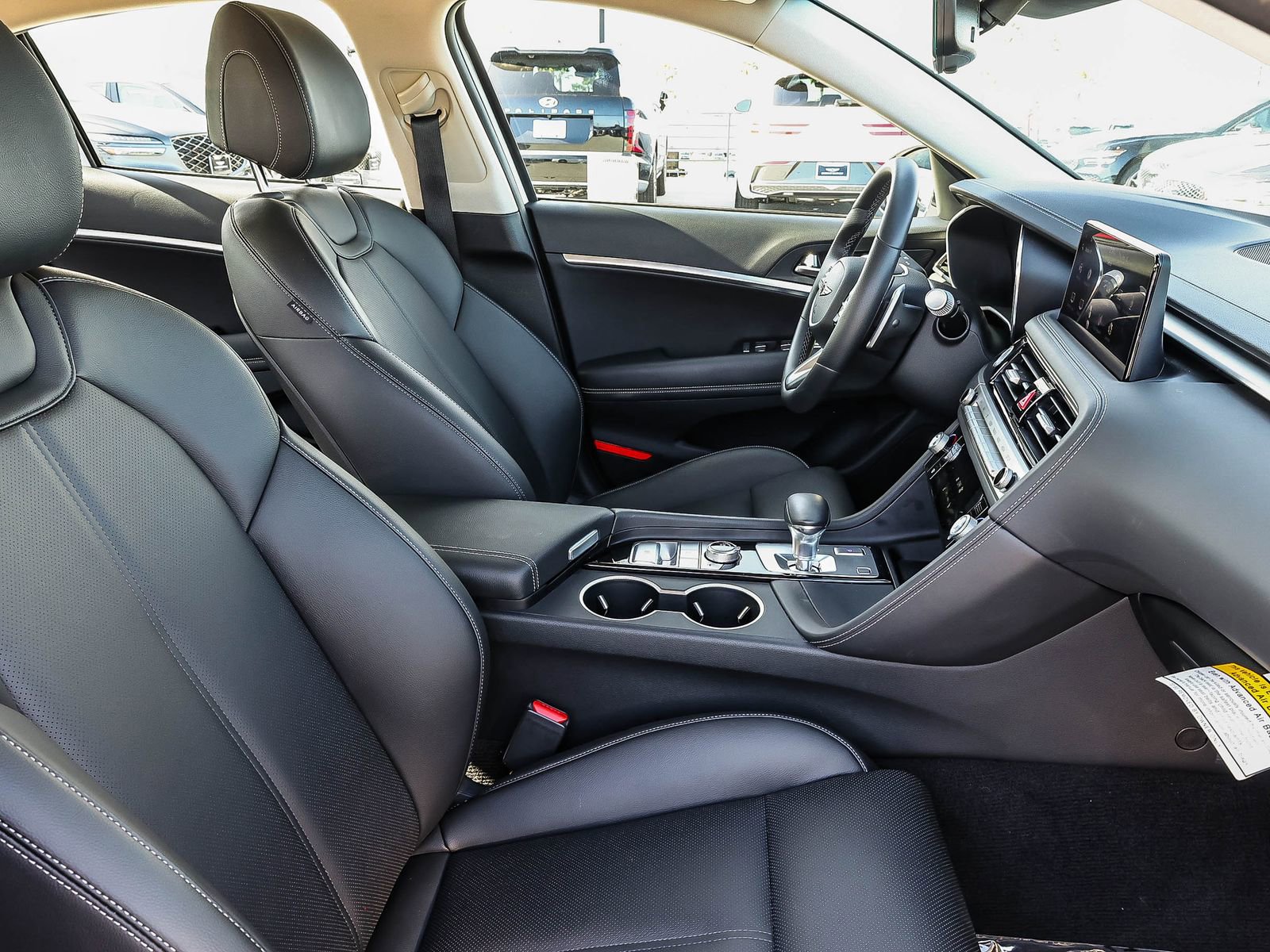 Used 2025 Genesis G70 2.5T image 19