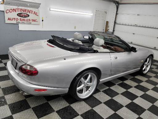 Used 2005 Jaguar XK8 Convertible RWD image 38