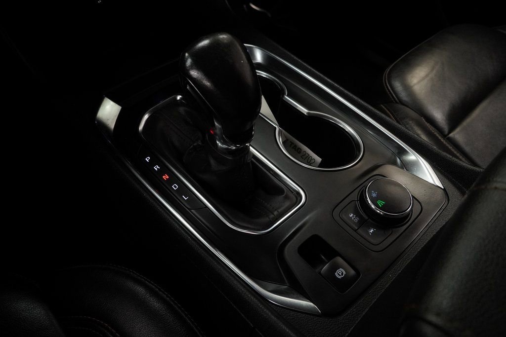 Used 2021 Chevrolet Traverse LT image 33