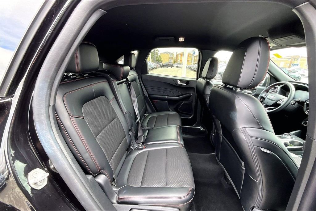 Certified 2025 Ford Escape ST-Line AWD/4WD image 25