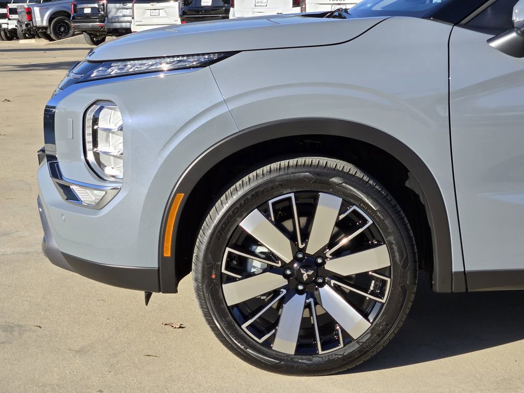New 2026 Mitsubishi Outlander SE image 5