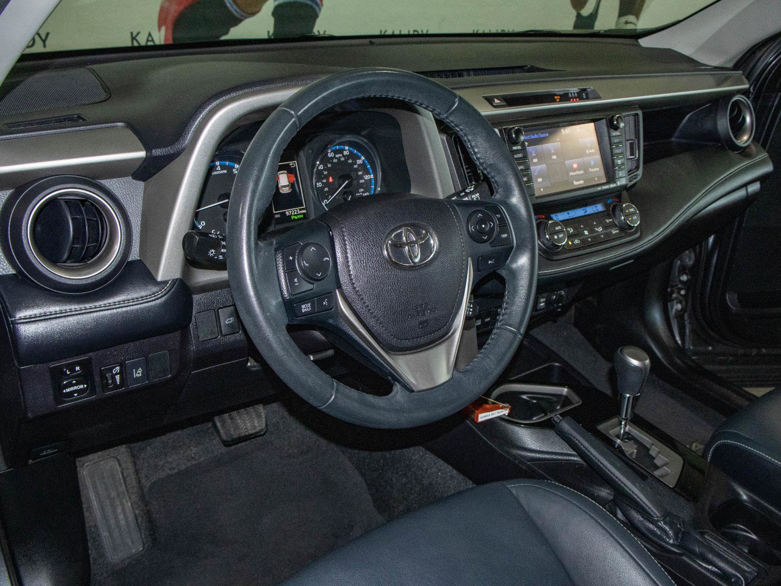 Used 2017 Toyota RAV4 Limited image 6