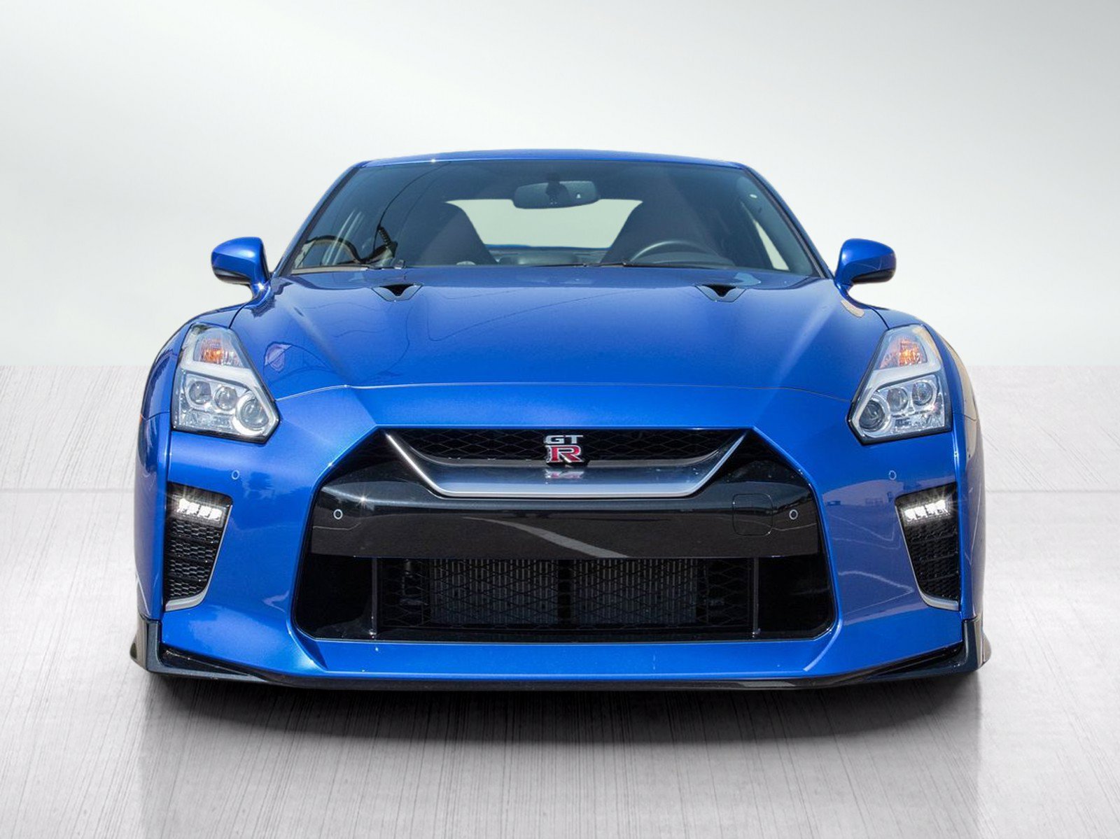 Used 2023 Nissan GT-R Premium AWD/4WD image 9