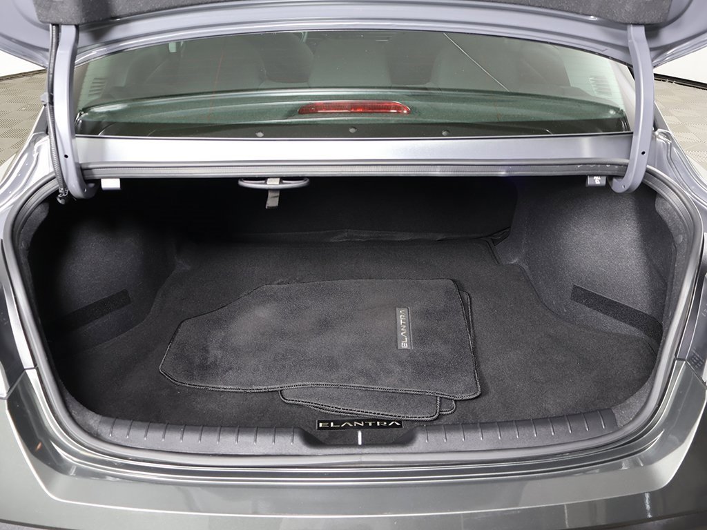 Used 2024 Hyundai Elantra SEL image 15