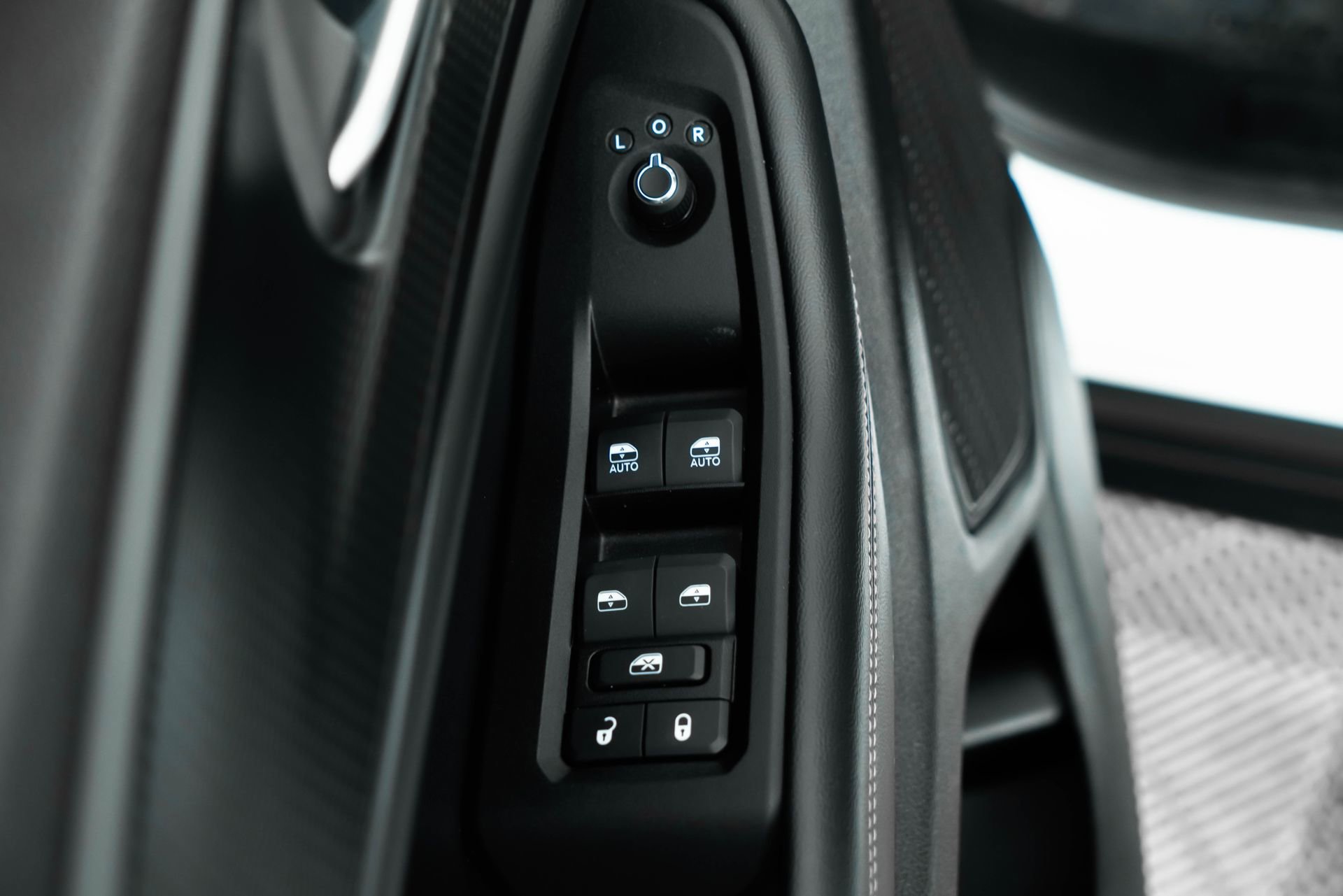 Used 2024 Jeep Grand Cherokee L Altitude image 21