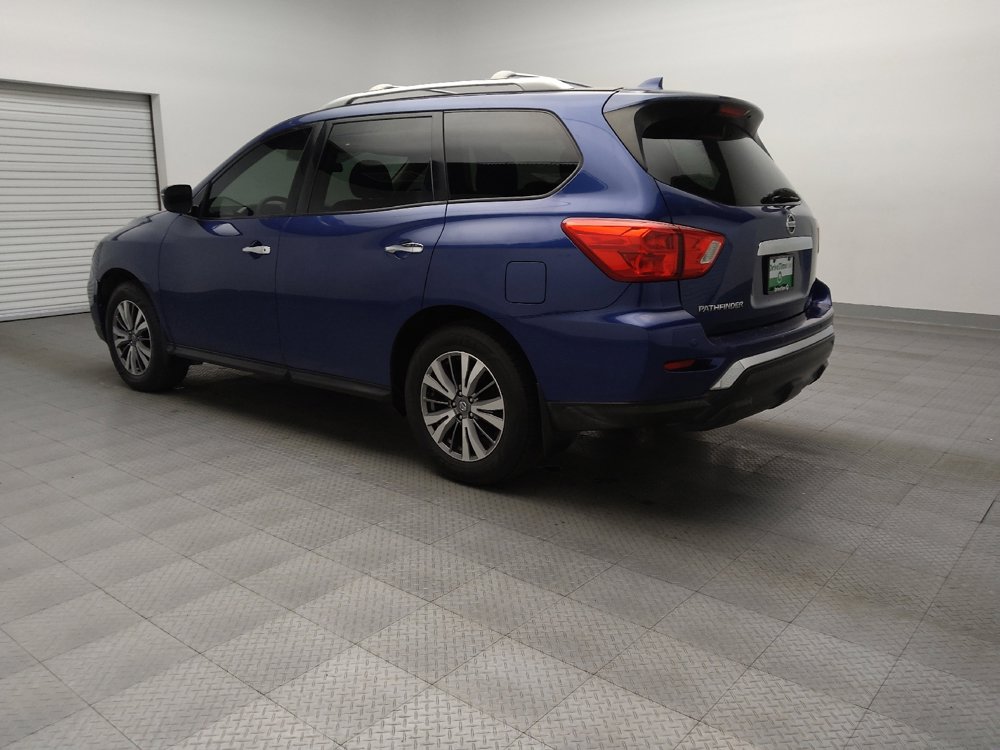 Used 2019 Nissan Pathfinder S image 5