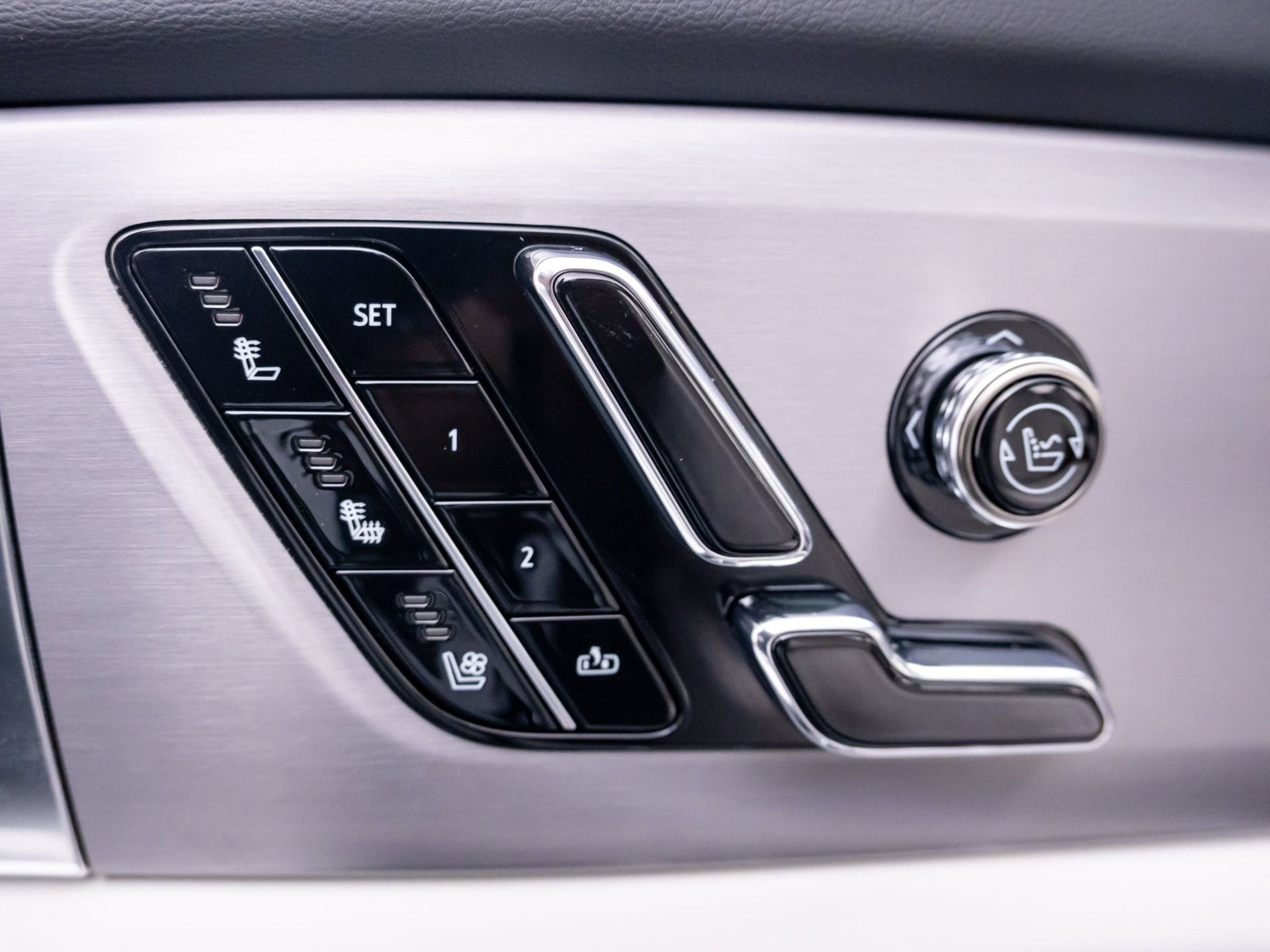 New 2026 Cadillac Vistiq Sport w/ LPO, Floor Liner Package AWD/4WD image 15