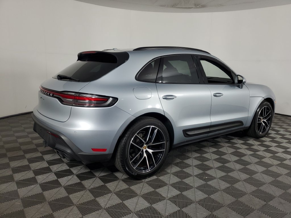 Used 2024 Porsche Macan w/ Premium Plus Package AWD/4WD image 4