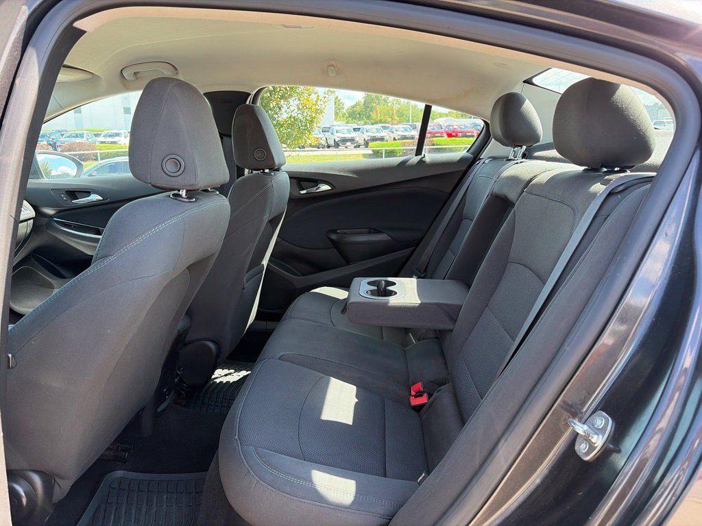 Used 2017 Chevrolet Cruze LT FWD image 33