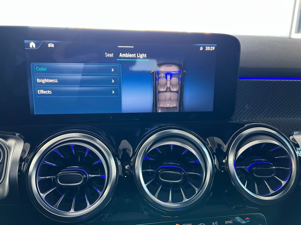 Certified 2025 Mercedes-Benz GLB 250 4MATIC image 23