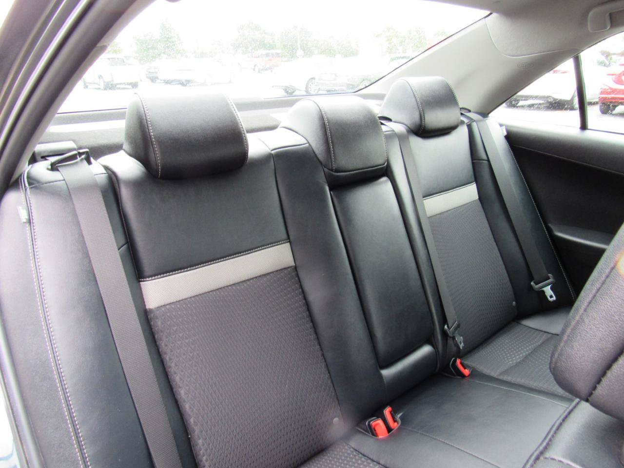 Used 2012 Toyota Camry SE FWD image 30