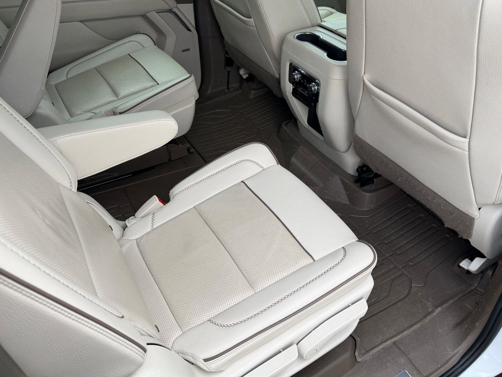 Used 2022 GMC Yukon XL Denali w/ Denali Premium Package RWD image 49