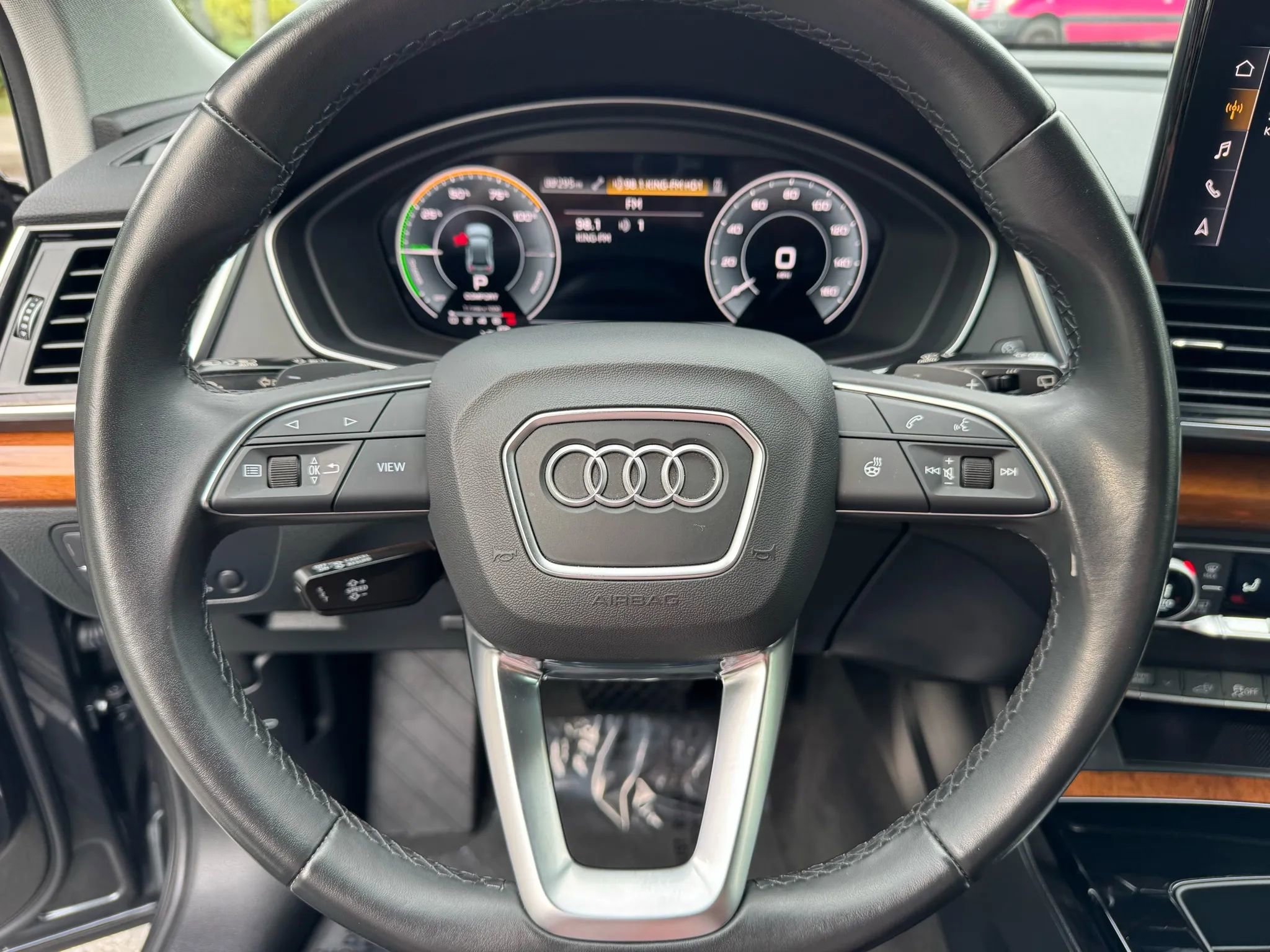 Used 2022 Audi Q5 e Premium w/ Convenience Package image 30