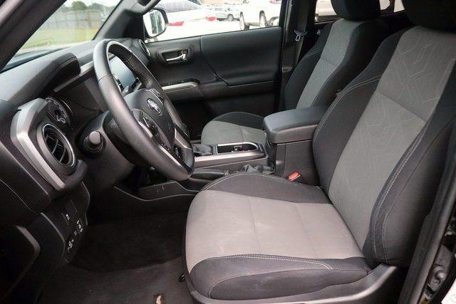 Used 2023 Toyota Tacoma TRD Off-Road w/ Technology Package AWD/4WD image 14