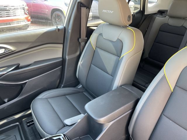 New 2026 Chevrolet Trax ACTIV w/ Sunroof Package FWD image 24
