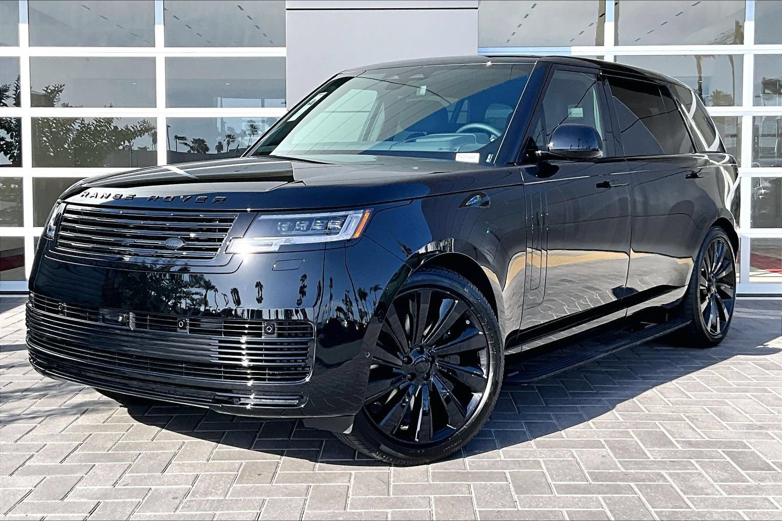 New 2026 Land Rover Range Rover Long Wheel Base SV AWD/4WD image 1