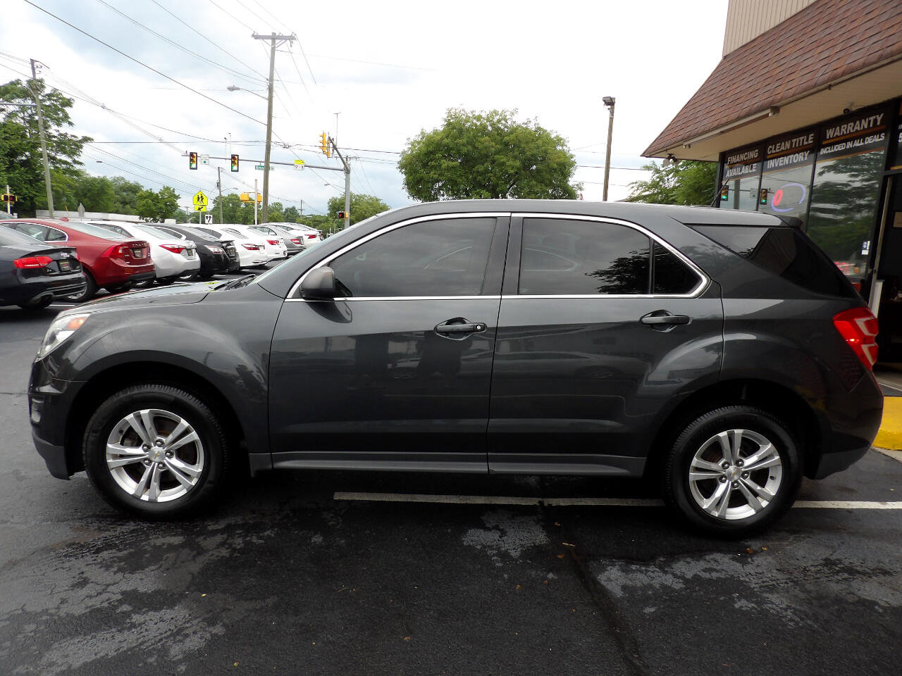 Used 2017 Chevrolet Equinox LS image 2