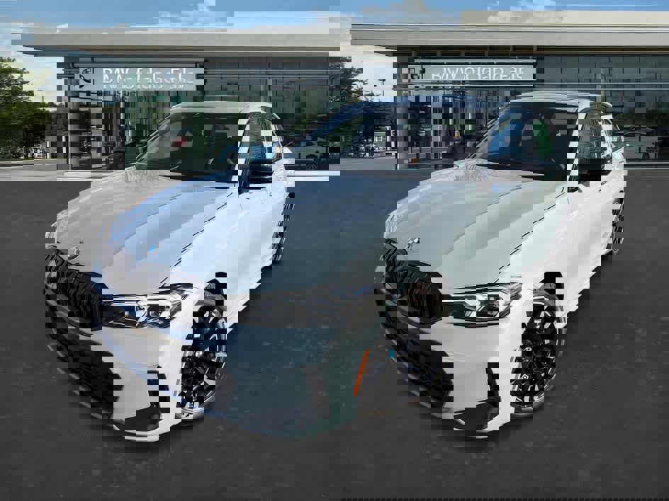 Used 2026 BMW 330i xDrive Sedan w/ M Sport Package image 4
