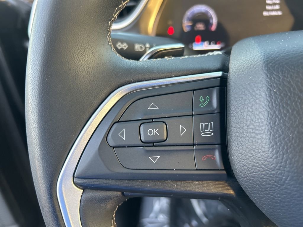 Used 2023 Jeep Grand Cherokee L Laredo image 46