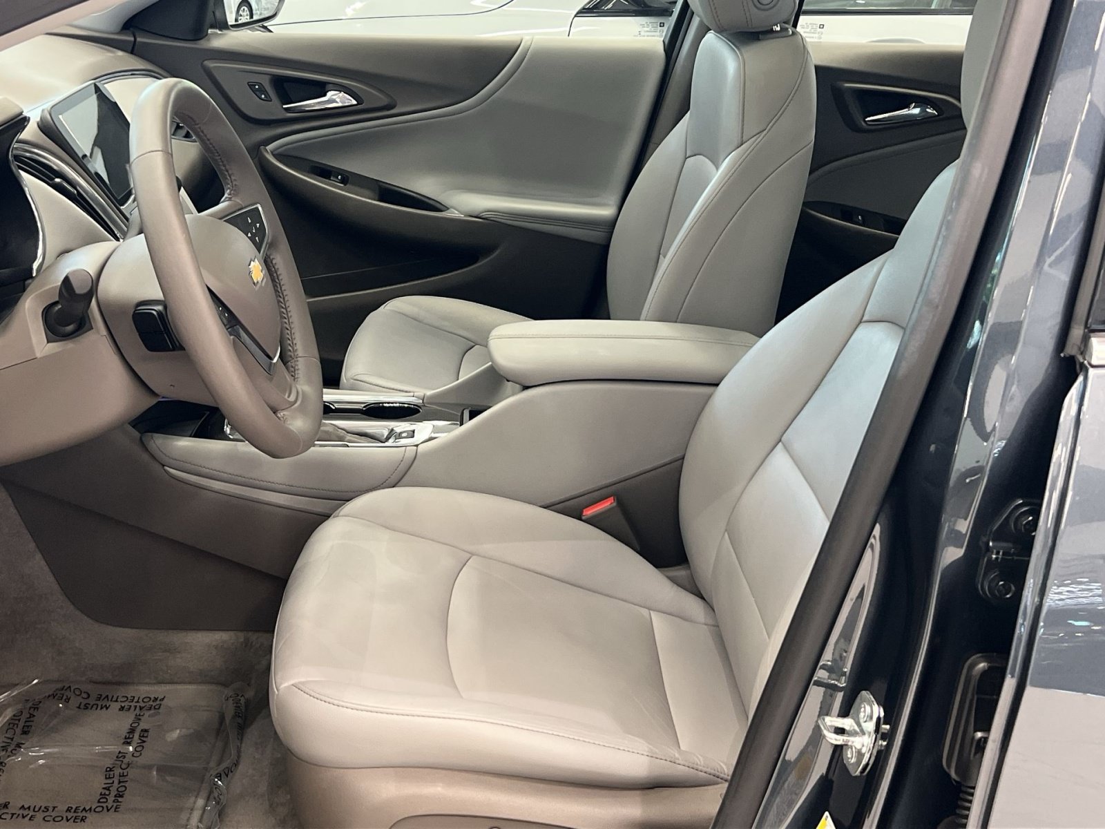 Used 2019 Chevrolet Malibu Hybrid w/ Leather Package FWD image 12